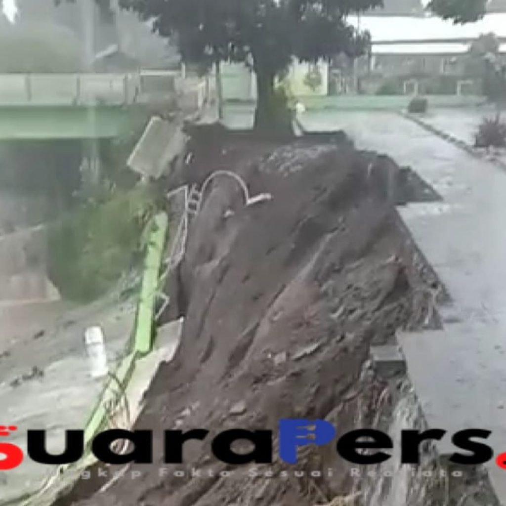 Tanggap Bencana Polres Bondowoso Tinjau Langsung ke lokasi Jembatan Ki Ronggo yang Ambrol