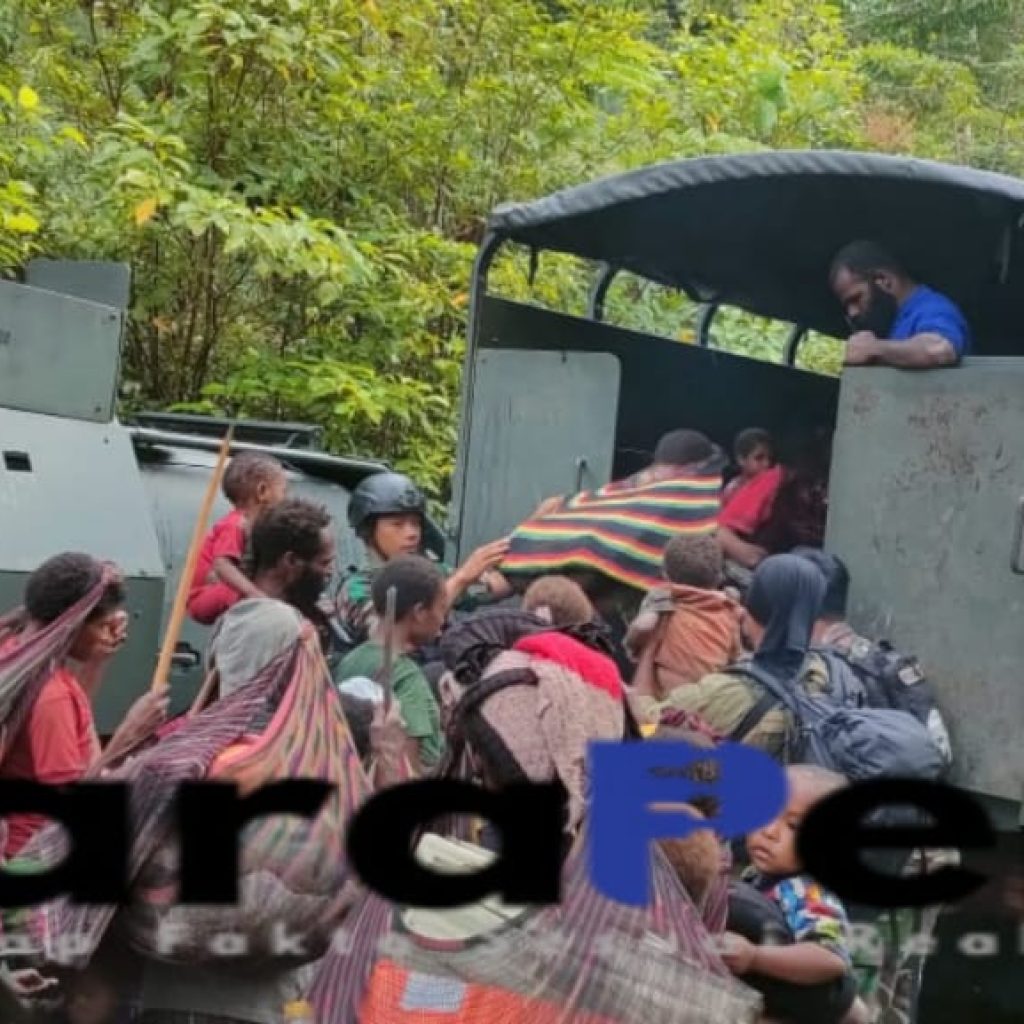 4 Hari Berjalan Kaki, Masyarakat Koroptak Di Evakuasi Tim Patroli YONIF R 514 KOSTRAD Ditengah Hutan Nduga