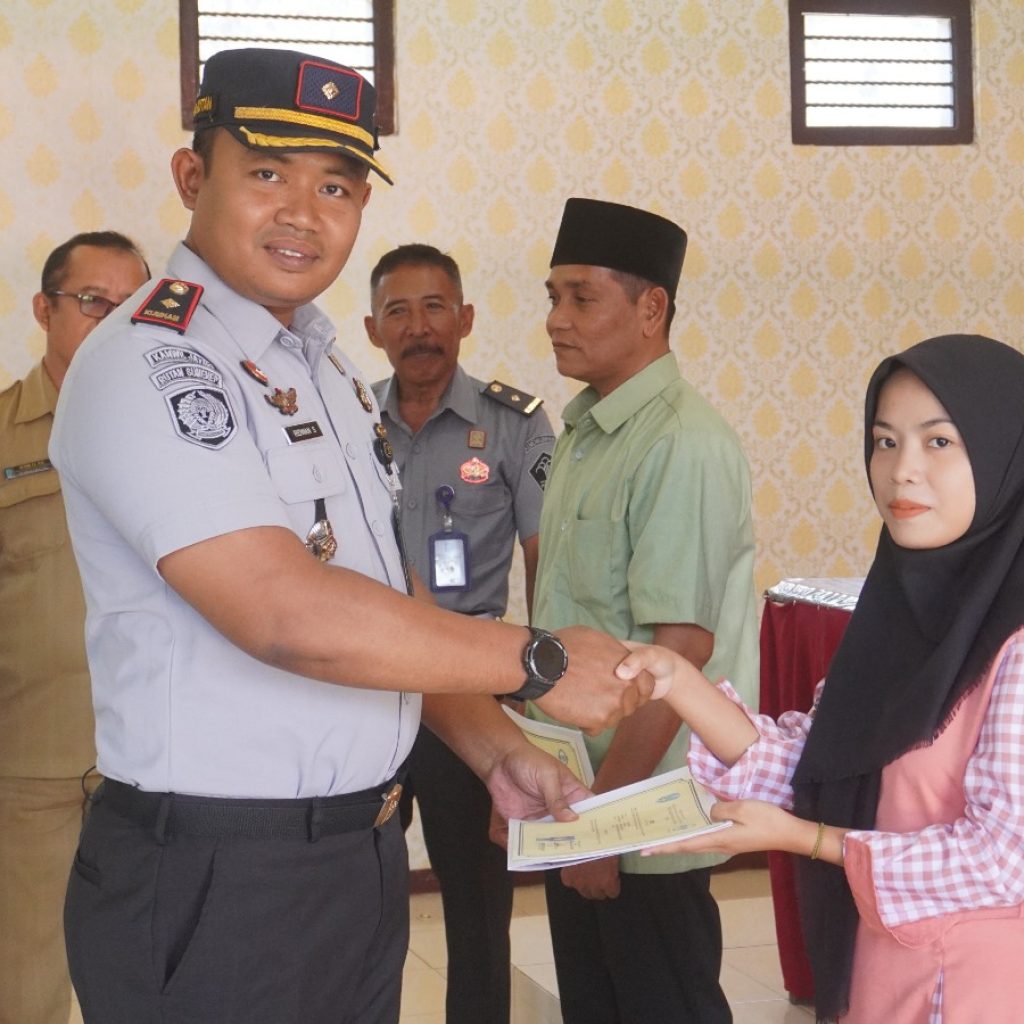 Ikuti Pelatihan 1 Bulan, Warga Binaan Rutan Sumenep Dapatkan Sertifikat Menjahit