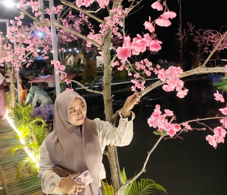 Ajang Buat Foto Hits Di Instagram, Destinasi Wisata Somber Rajeh Mirip Wisata Jepang.