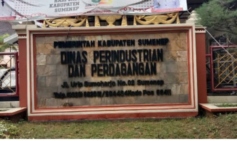 Diskoperindag Sumenep Diduga Buang  Anggaran Puluhan Juta Untuk Pengadaan Tenda Pasar Minggu.