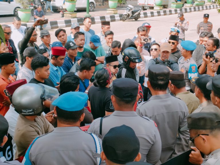 Aksi Demo Lahan Pembangunan Terminal Arya Wiraraja, Polres Sumenep Terjunkan Ratusan Personel