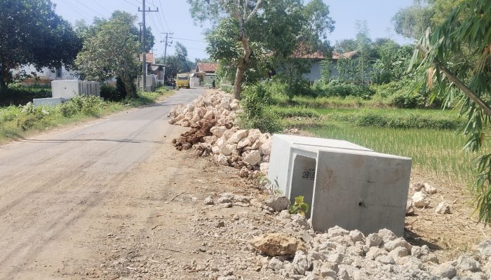 Akhir Tahun, Proyek Pelebaran Jalan Benasareh–Pakondeng Belum Rampung