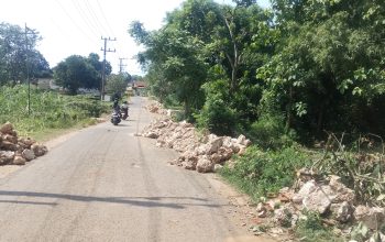 Pelebaran Jalan Matanair Pakondeng Tak Tuntas, Publik Pertanyakan Pencairan Anggaran