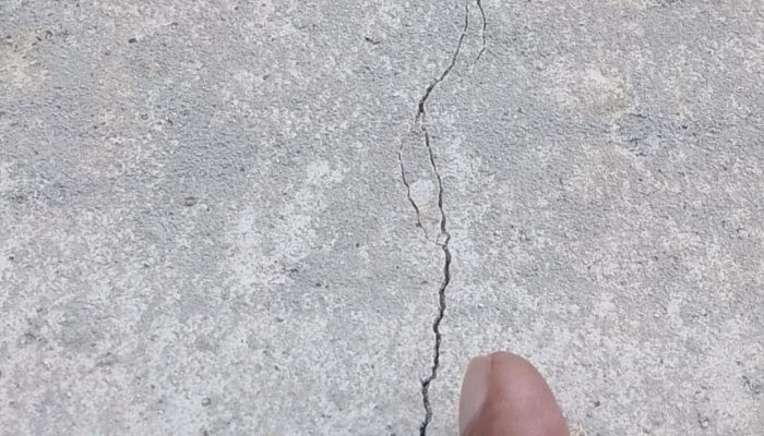 Rabat Beton Rp1,05 Miliar Didesa Sabuntan Diduga Mulai Rusak