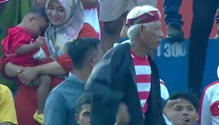 Di Tengah Euforia Kemenangan, Mbah Hosen, Ikon Suporter Madura United, Berpulang