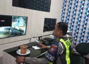 Pantau Arus Lalin Lewat TMC, Satlantas Polresta Sumenep Pastikan Lalu Lintas Aman